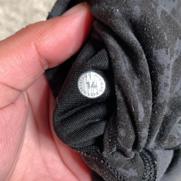 Lululemon- Sz 14- Cropped-ish Aligns- Black Cheetah Print- Pilling - Picture 11 of 12